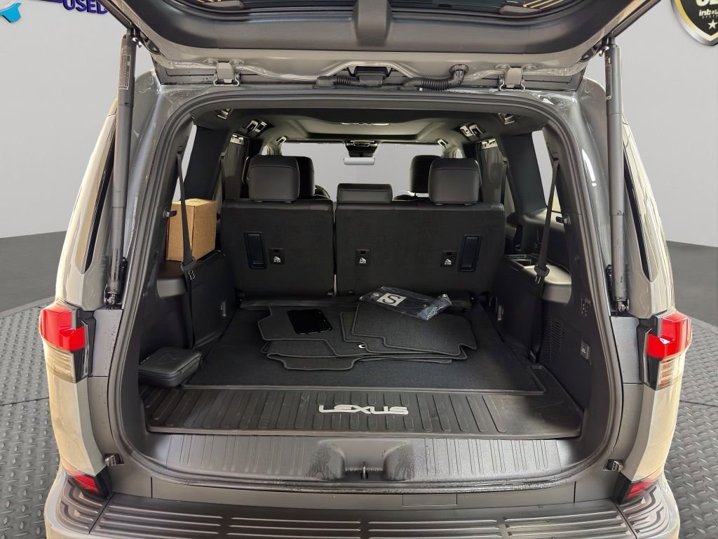 Used 2026 Lexus GX 550 w/ Accessory Package (2T) AWD/4WD image 18