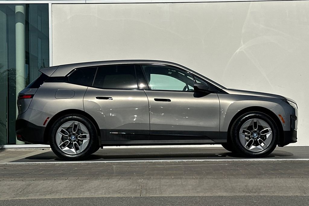 Used 2023 BMW iX xDrive50 video 2