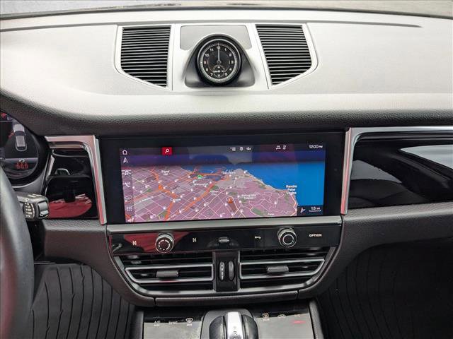 Used 2022 Porsche Macan image 15