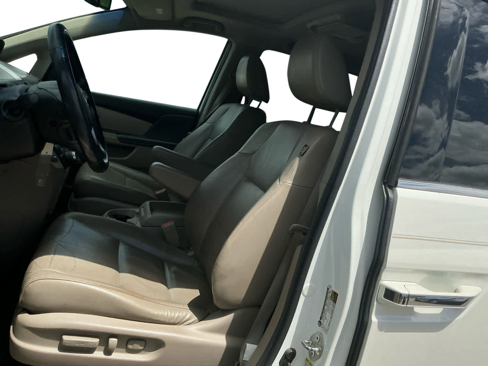 Used 2012 Honda Odyssey Touring Elite image 9