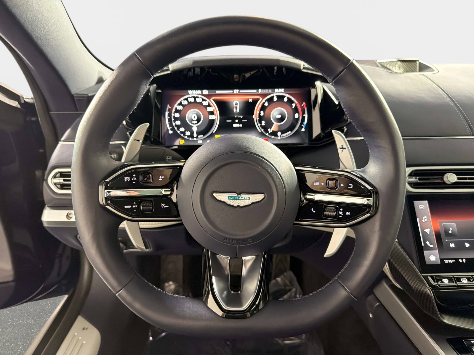 Used 2025 Aston Martin Vanquish image 38