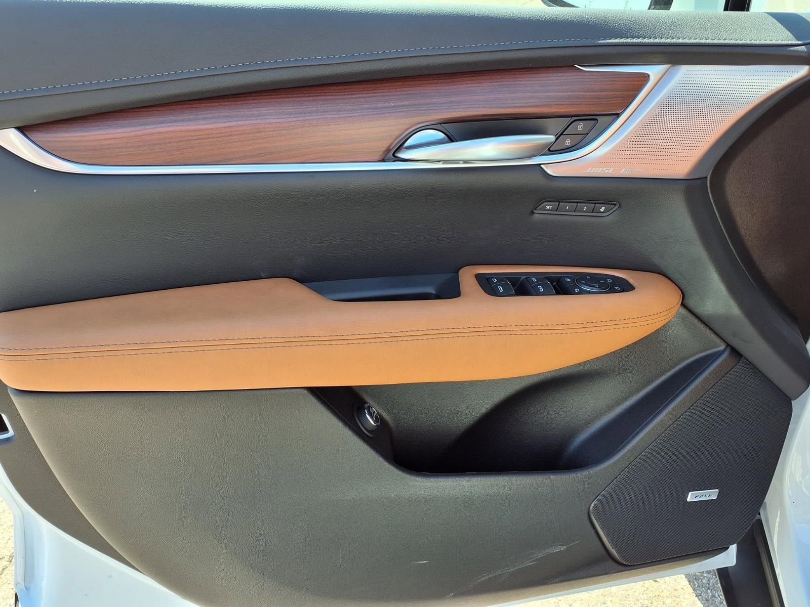 New 2026 Cadillac XT5 Premium Luxury w/ LPO, Floor Liner Package AWD/4WD image 11