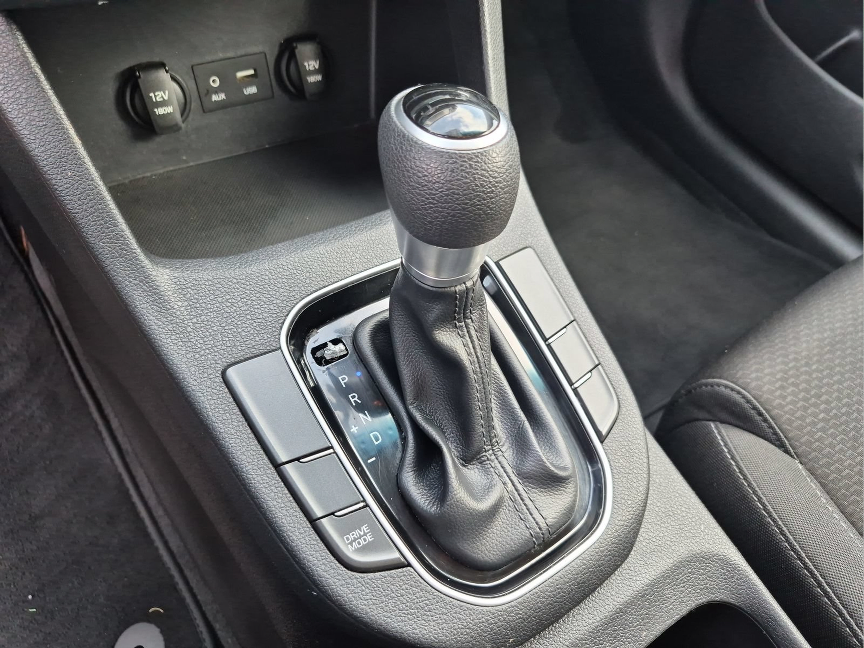 Used 2019 Hyundai Elantra GT FWD image 15