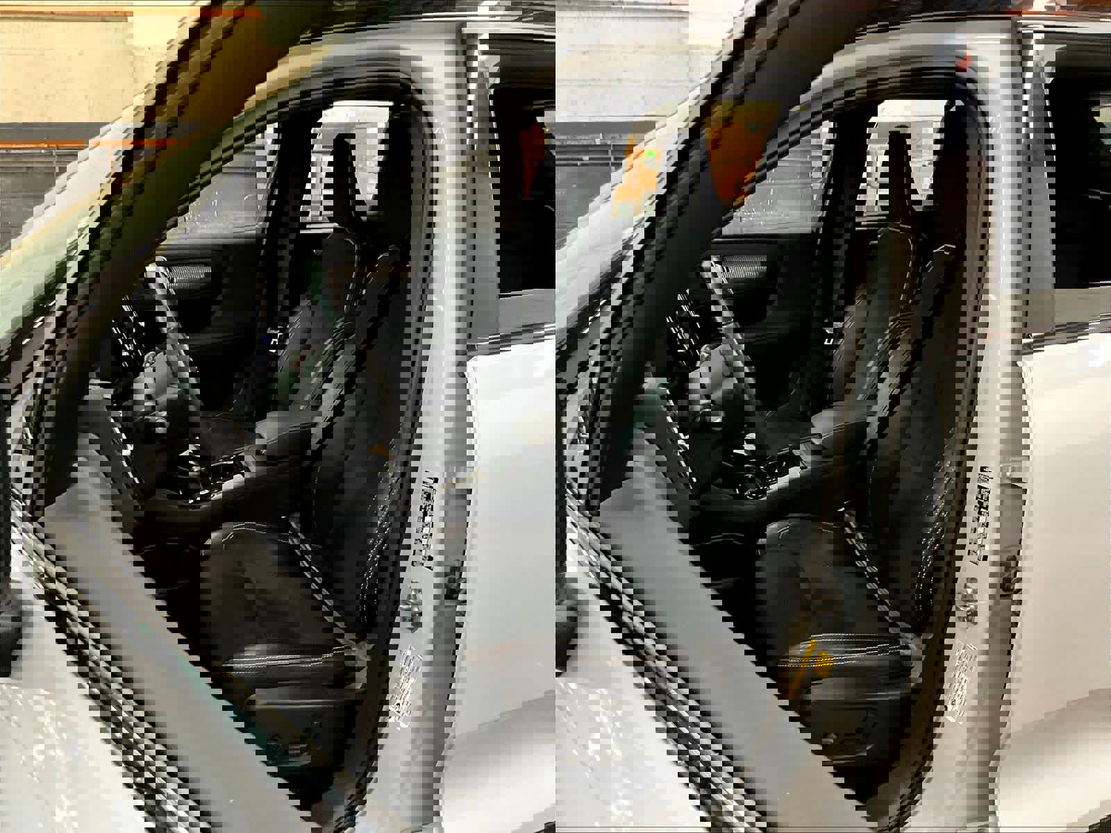 Used 2021 Volvo XC40 P8 Recharge image 26