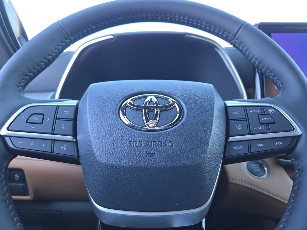 New 2026 Toyota Highlander Platinum image 33