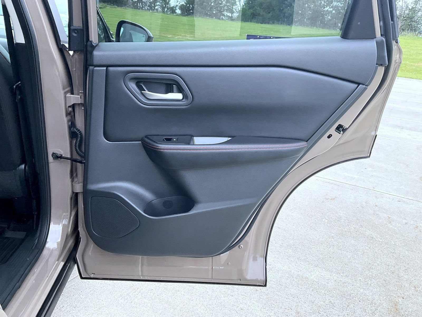 Certified 2025 Nissan Rogue SV AWD/4WD image 21
