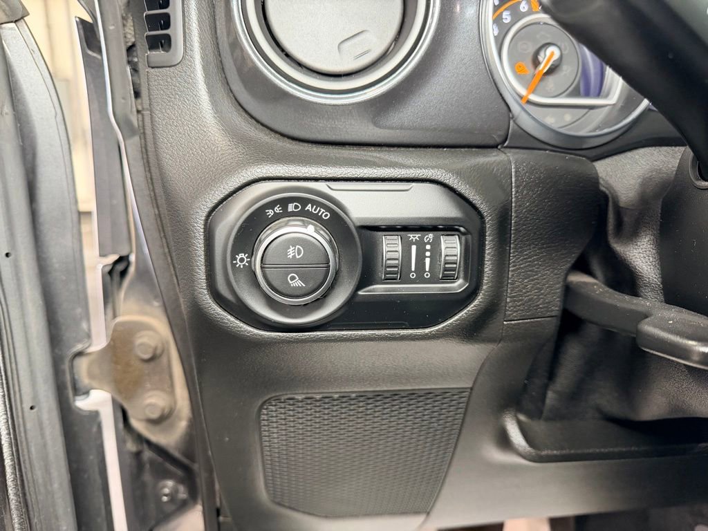 Used 2021 Jeep Gladiator Sport AWD/4WD image 5