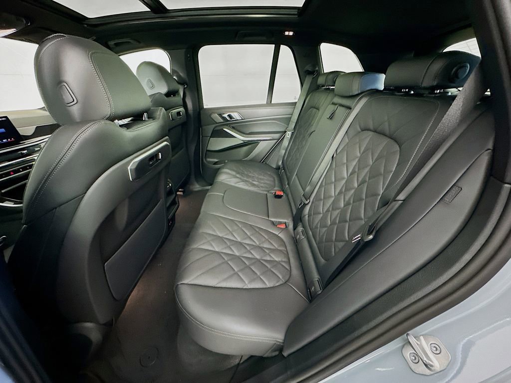Used 2026 BMW X5 xDrive50e image 30