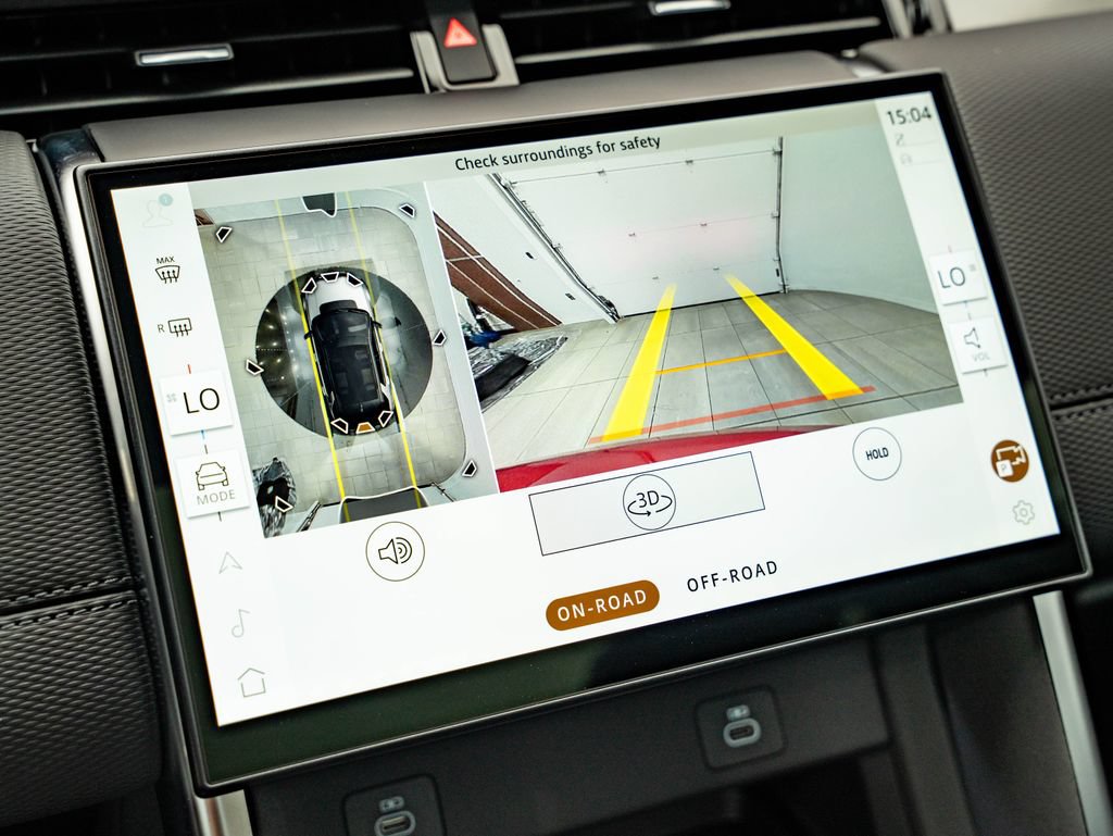 New 2026 Land Rover Discovery Sport Landmark AWD/4WD image 32