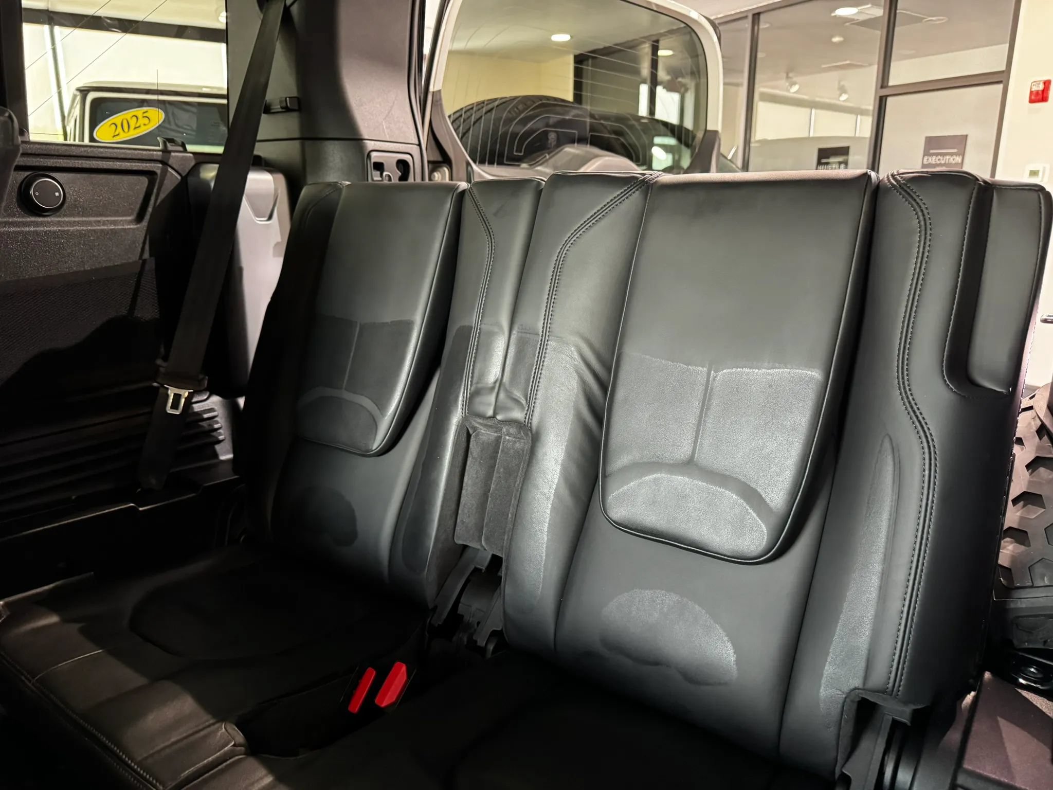 Used 2020 Land Rover Defender 110 HSE AWD/4WD image 26