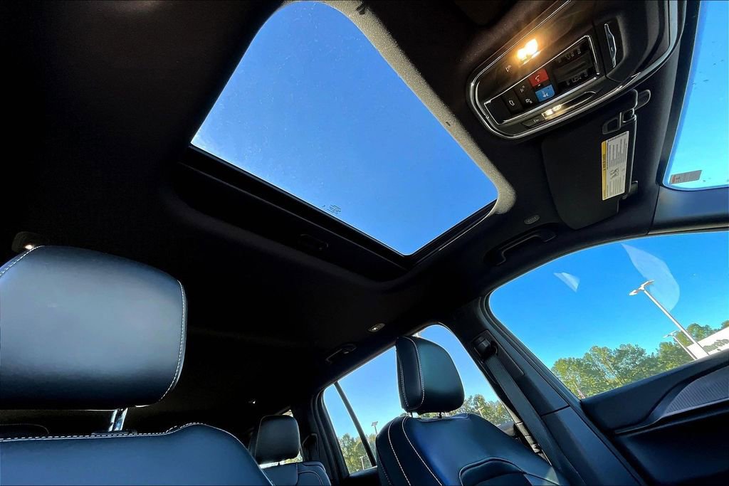 Used 2024 Jeep Grand Cherokee L Altitude image 22