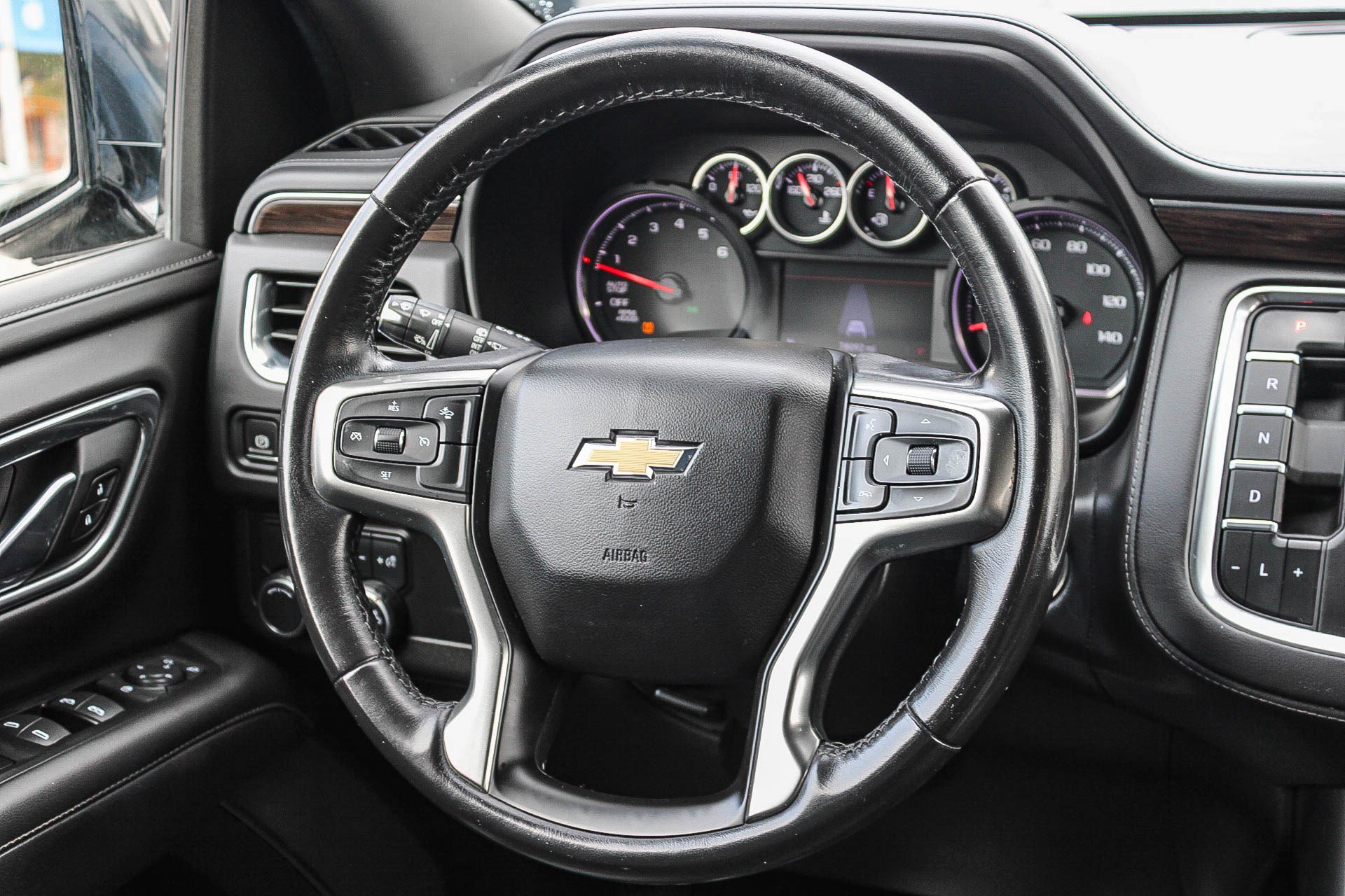 Used 2021 Chevrolet Suburban LT image 16