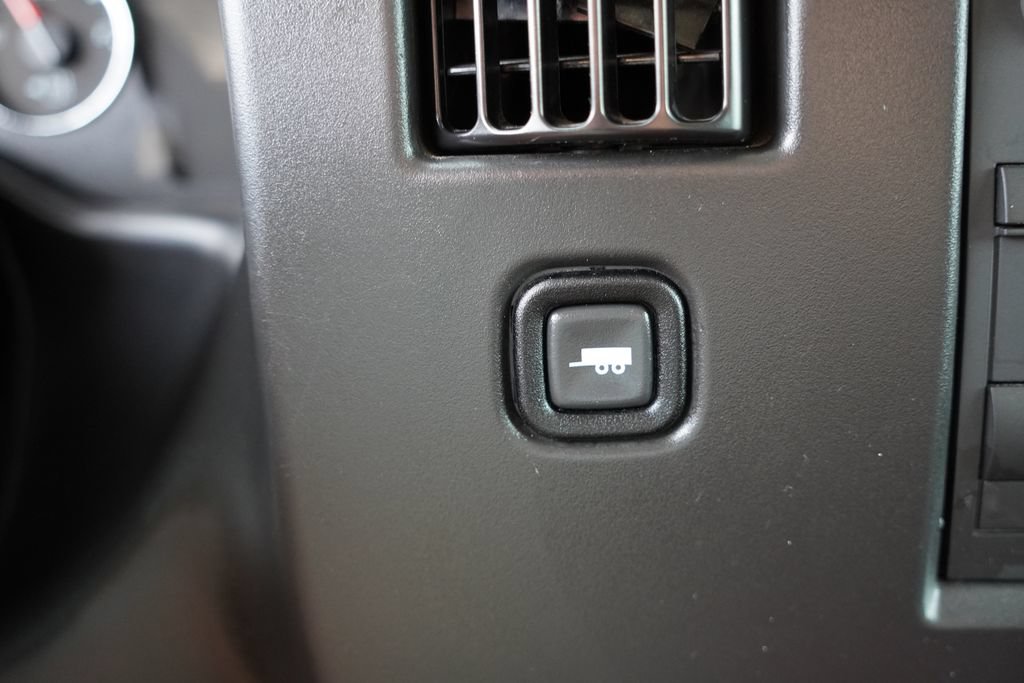 Certified 2025 GMC Savana 2500 w/ Driver Convenience Package RWD image 25