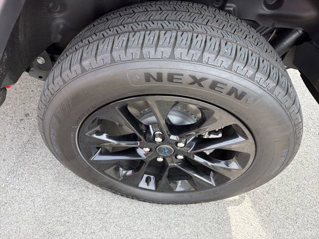 Used 2025 Jeep Wrangler Sahara 4xe image 11