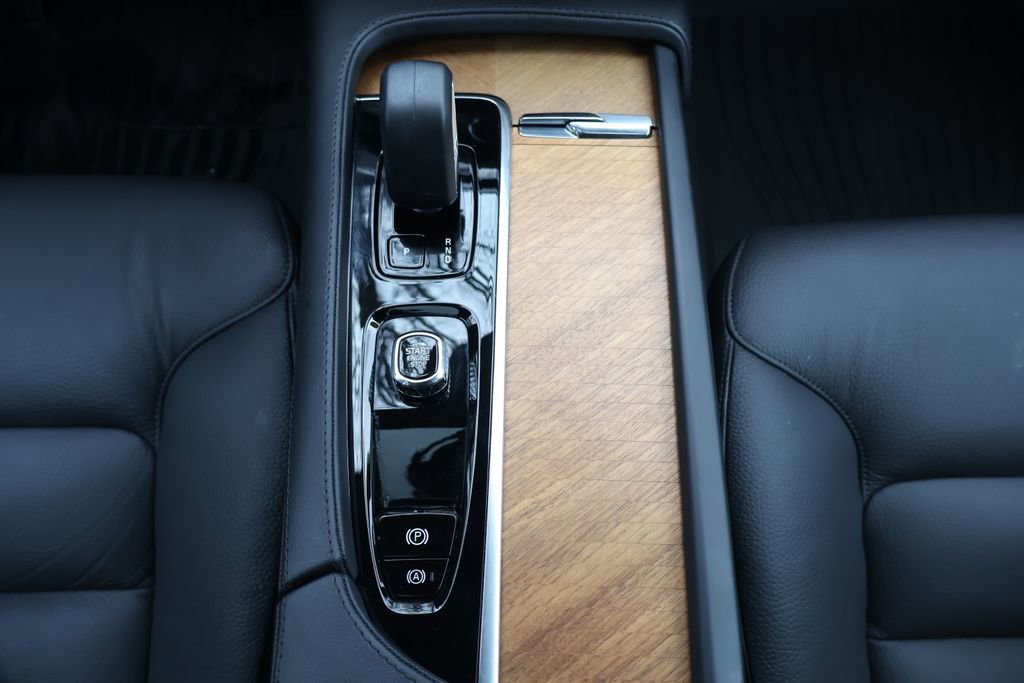 Used 2024 Volvo XC90 B6 Plus w/ Protection Package Premier image 20