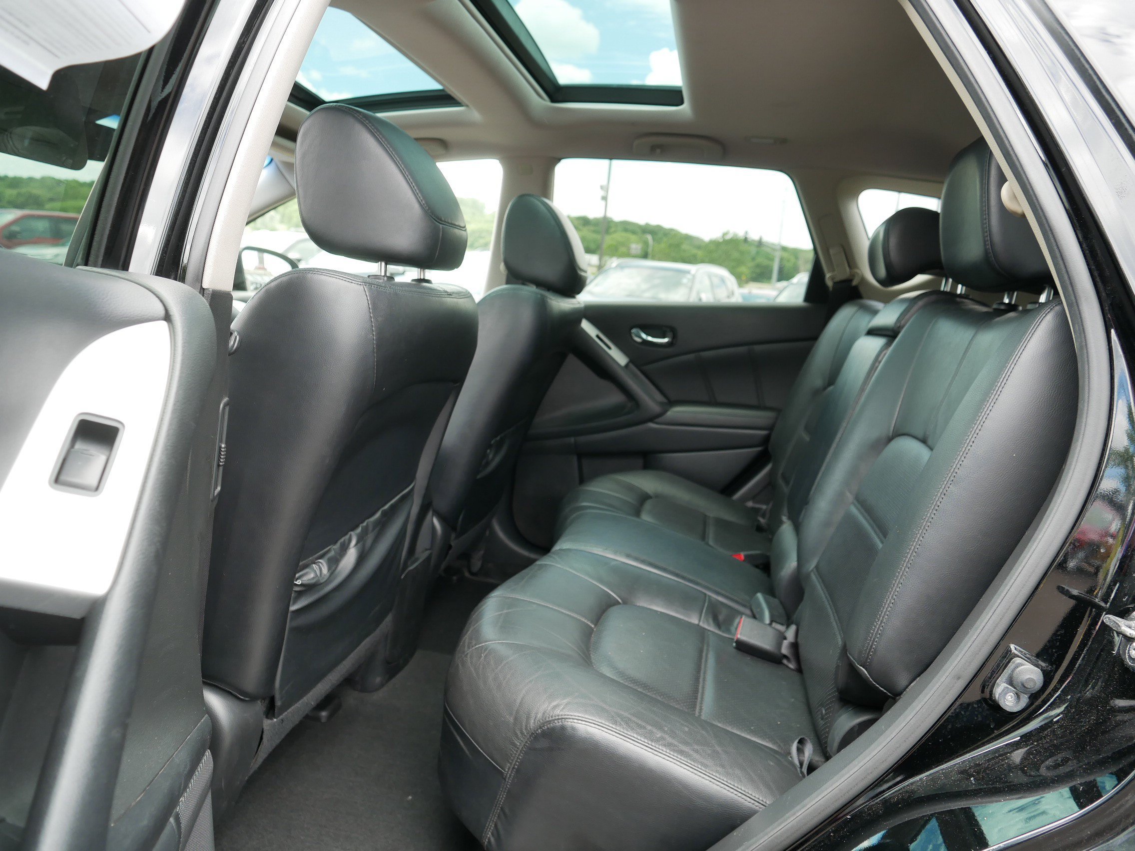 Used 2014 Nissan Murano SL w/ Navigation Package AWD/4WD image 16