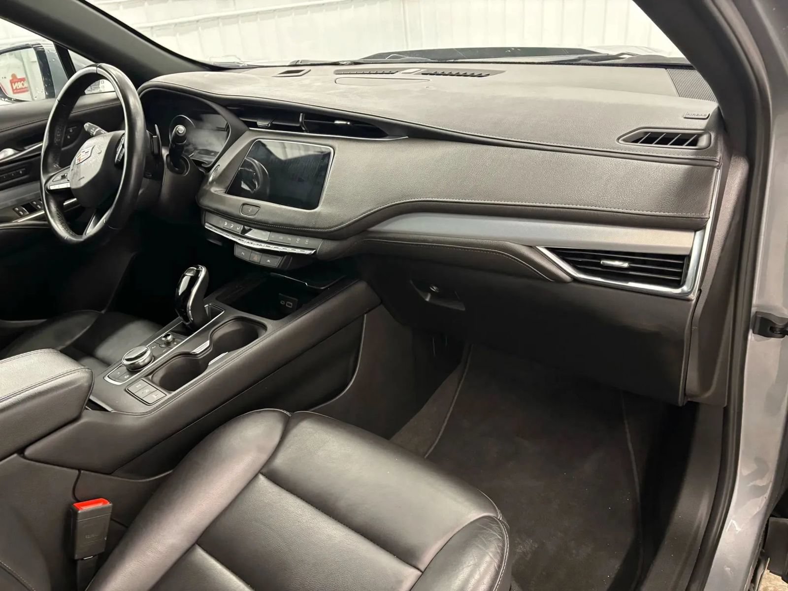 Used 2023 Cadillac XT4 Premium Luxury FWD image 34