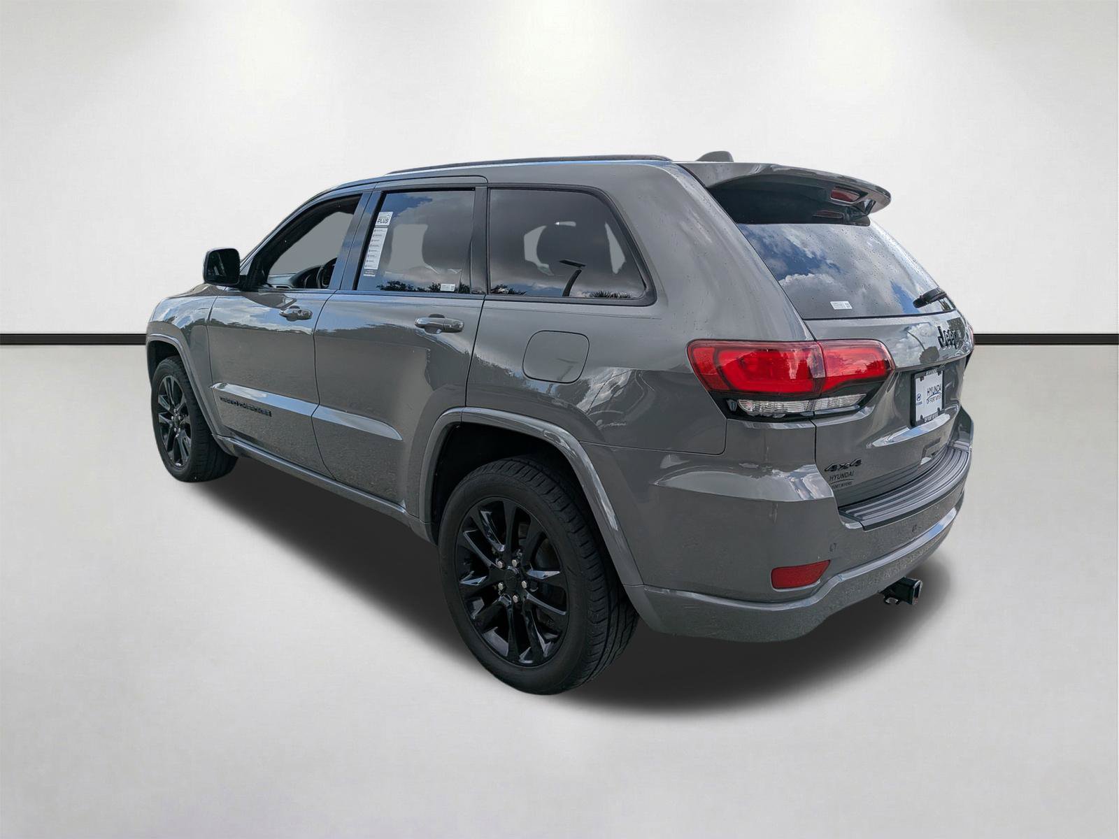 Used 2021 Jeep Grand Cherokee Laredo X AWD/4WD image 6