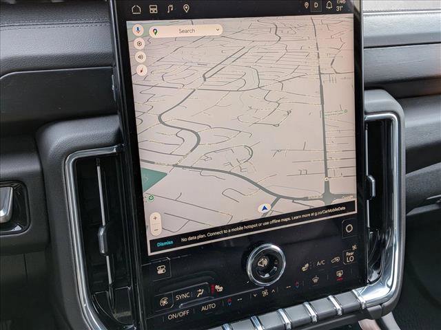 Used 2025 GMC Yukon XL Denali image 9