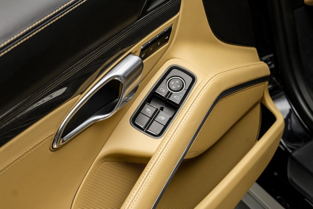 Used 2018 Porsche 911 Turbo image 34