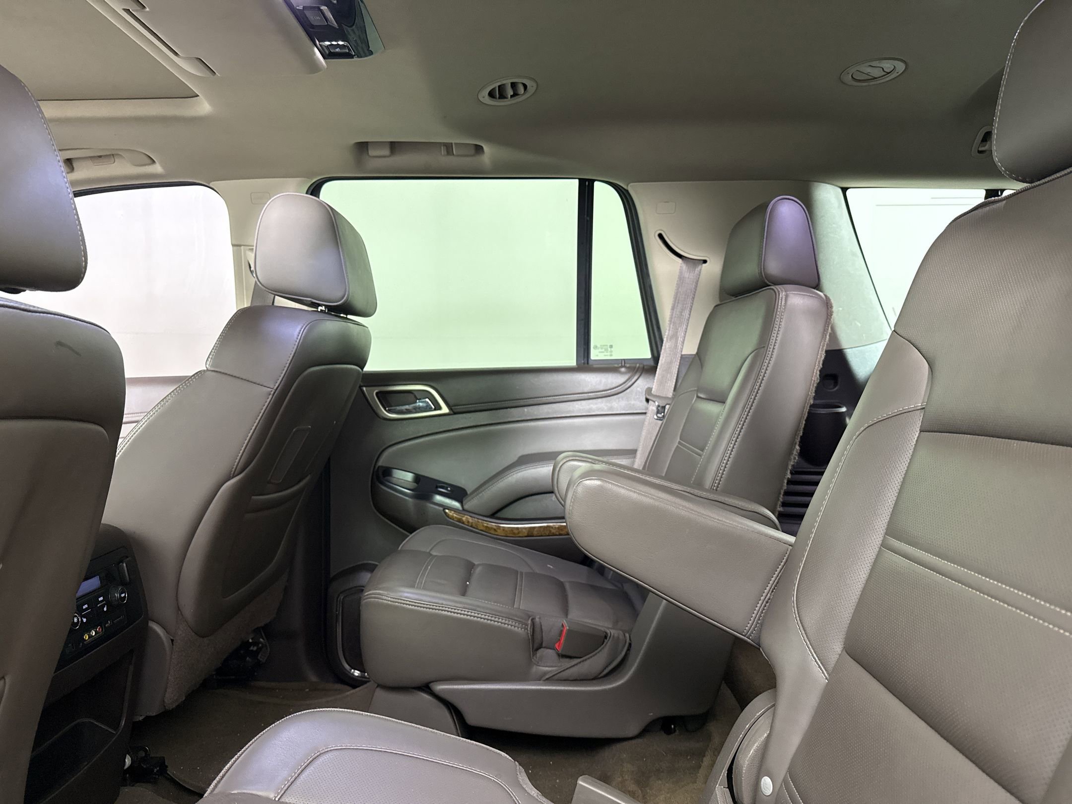Used 2015 GMC Yukon Denali w/ Open Road Package RWD image 22