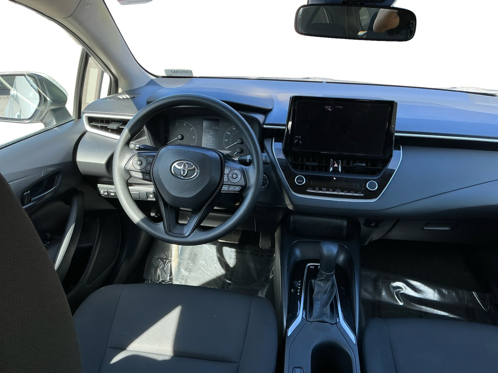 Used 2025 Toyota Corolla LE w/ Convenience Package image 14