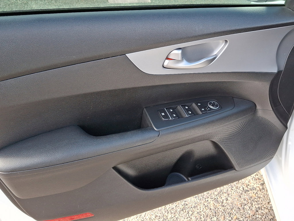 Used 2023 Kia Forte LXS image 23