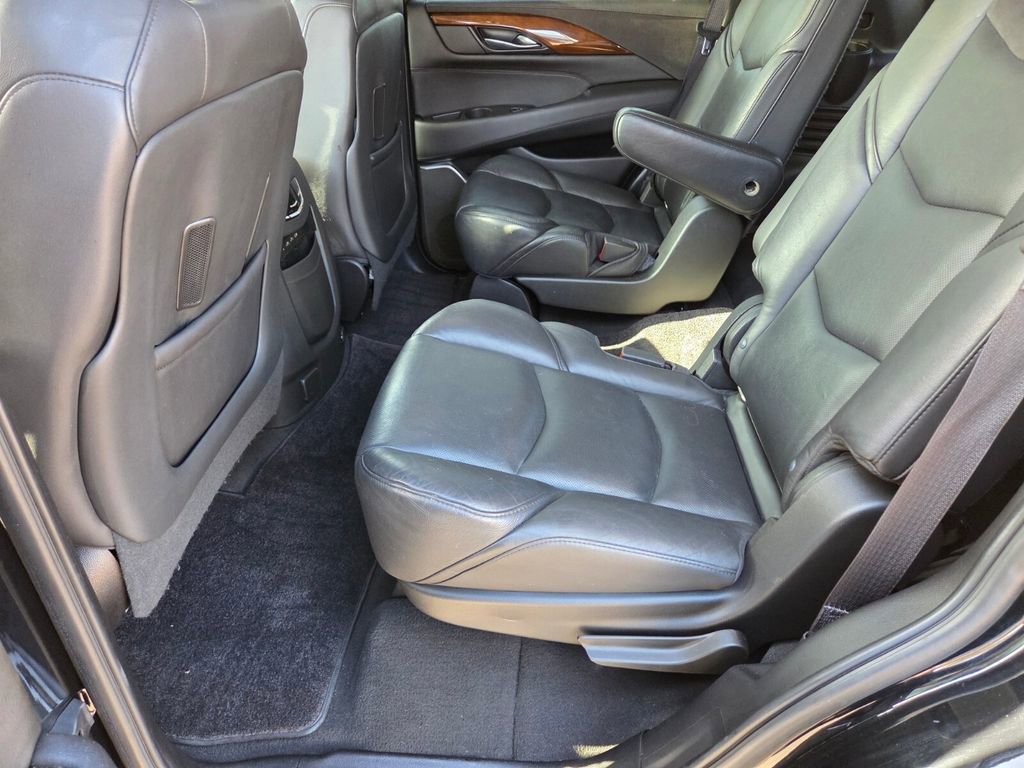 Used 2019 Cadillac Escalade Premium Luxury w/ Escalade Sport Edition AWD/4WD image 14