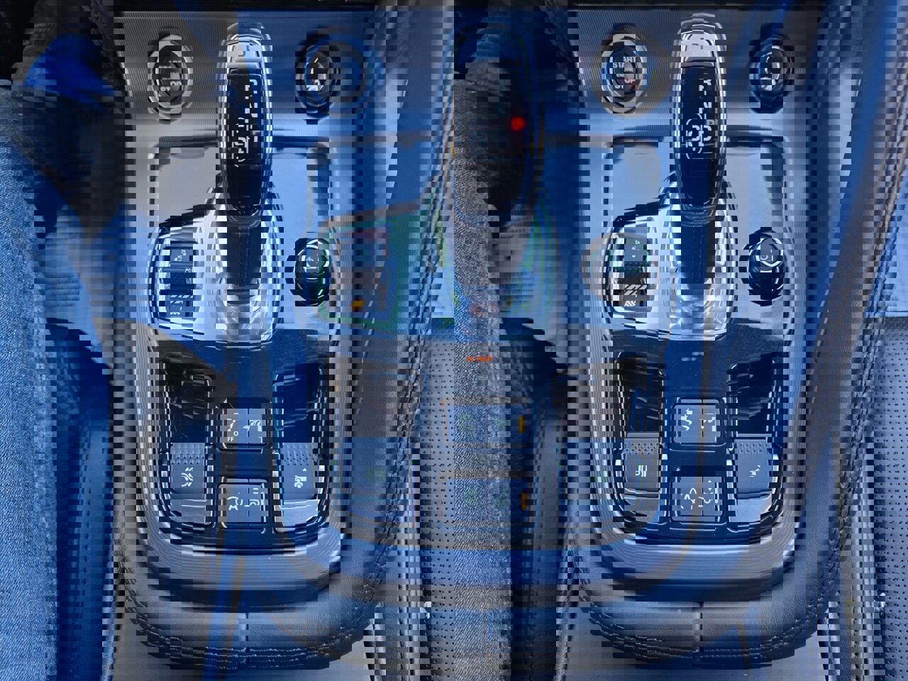 Used 2018 Jaguar F-TYPE R image 12