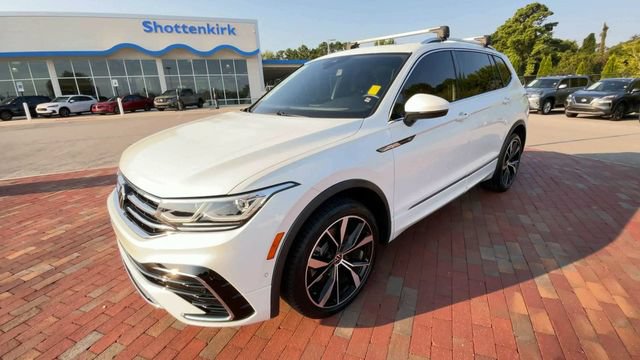Used 2022 Volkswagen Tiguan SEL R-Line AWD/4WD image 5