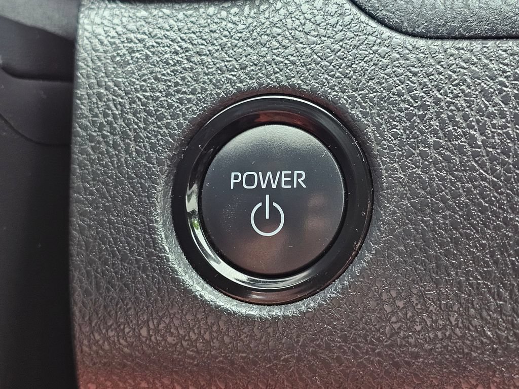 Used 2025 Toyota Camry SE FWD image 31
