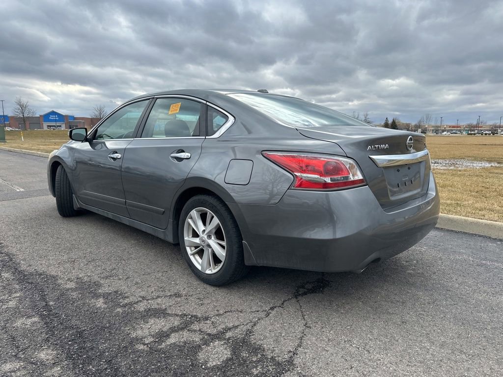 Used 2015 Nissan Altima 2.5 SV w/ Convenience Package image 8