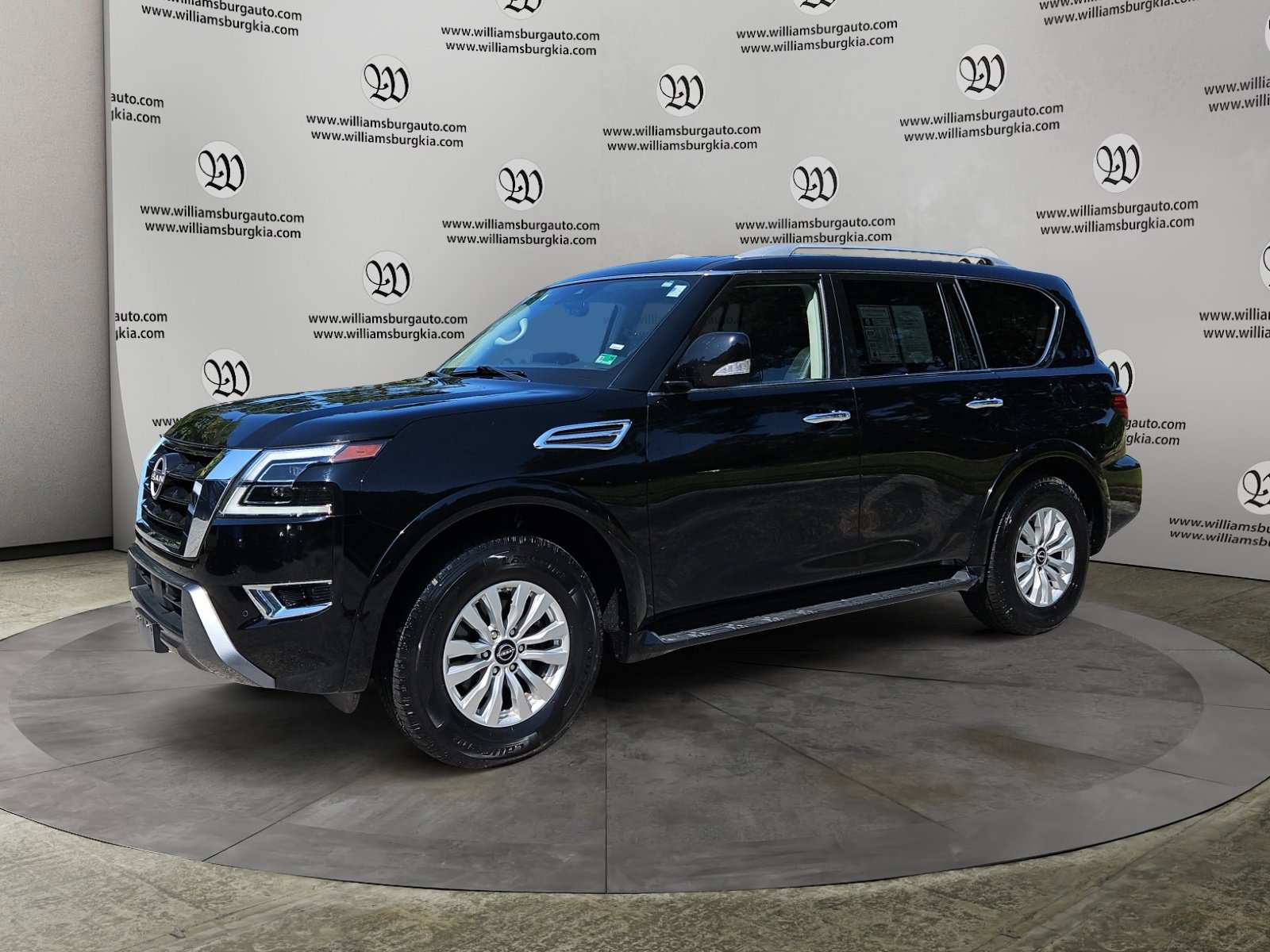 Used 2024 Nissan Armada SV image 1