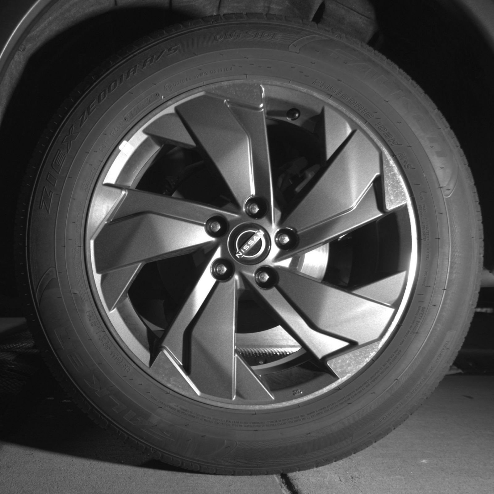 Used 2025 Nissan Rogue SV FWD image 17