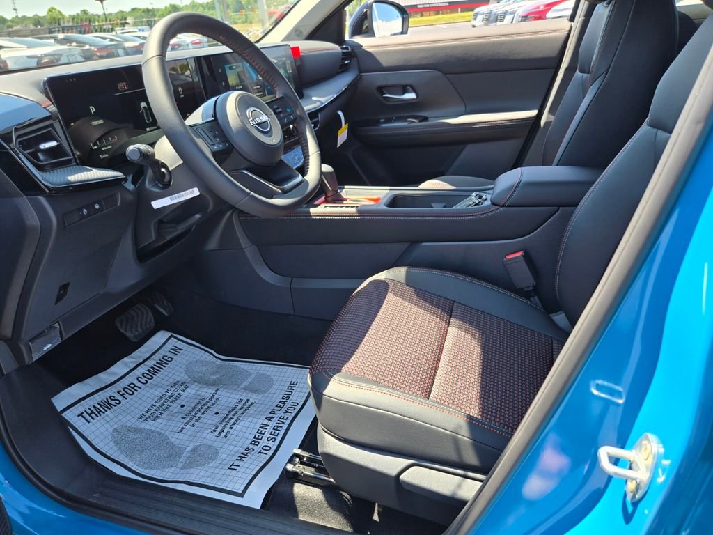 New 2026 Nissan Kicks SR w/ SR Premium Package AWD/4WD image 4