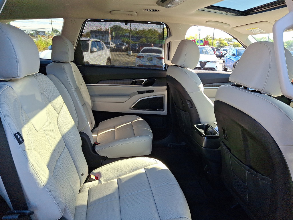 Used 2023 Kia Telluride EX w/ EX Captain's Chair Package image 14