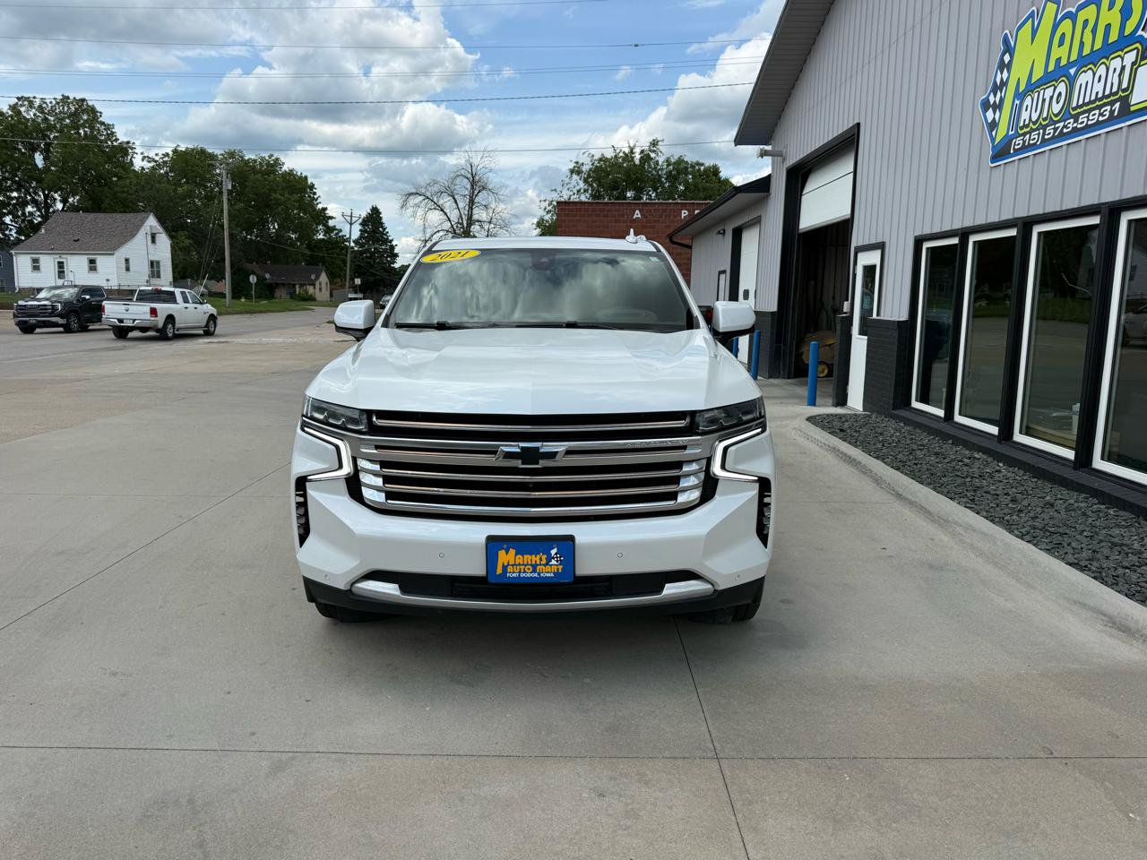 Used 2021 Chevrolet Tahoe High Country w/ Premium Package AWD/4WD image 2
