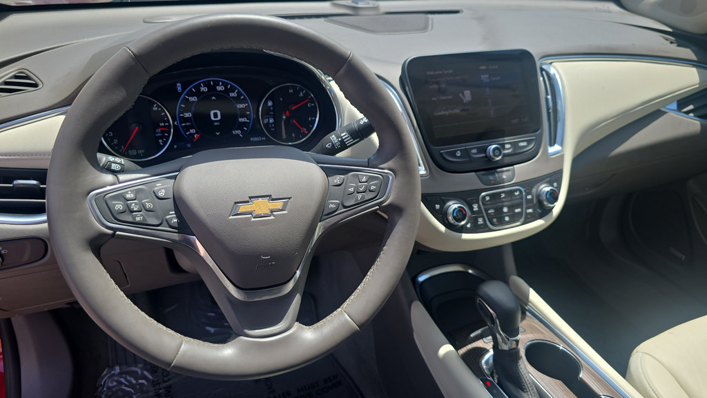 Used 2023 Chevrolet Malibu LT FWD image 18