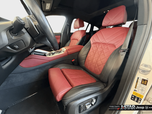 Used 2024 BMW X6 xDrive40i w/ Premium Package AWD/4WD image 11