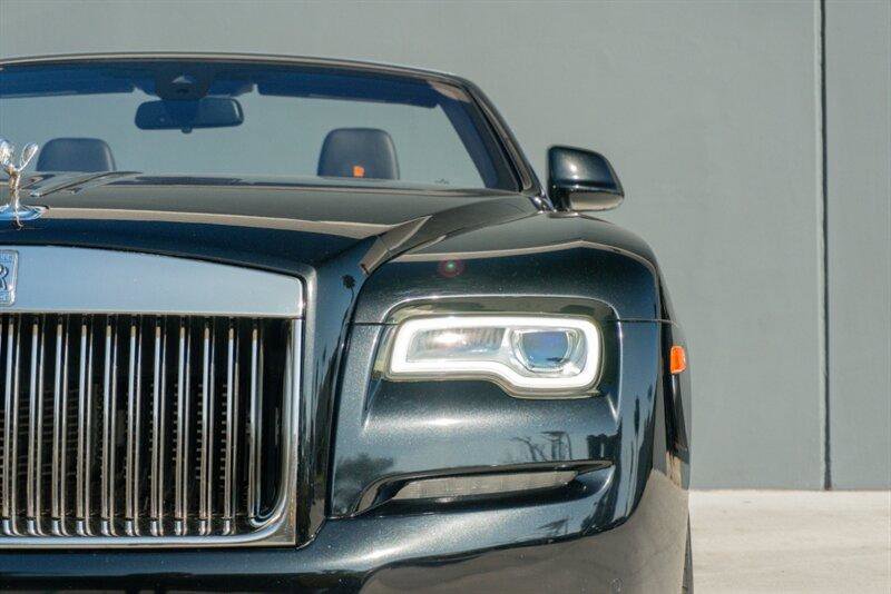 Used 2018 Rolls-Royce Dawn image 28