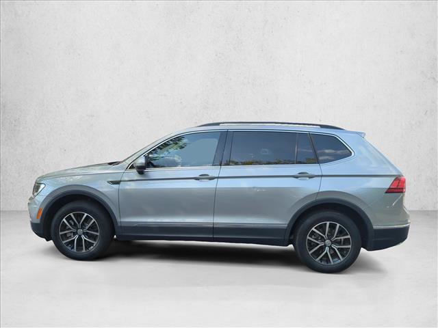 Used 2021 Volkswagen Tiguan SE w/ Panoramic Sunroof Package FWD image 9