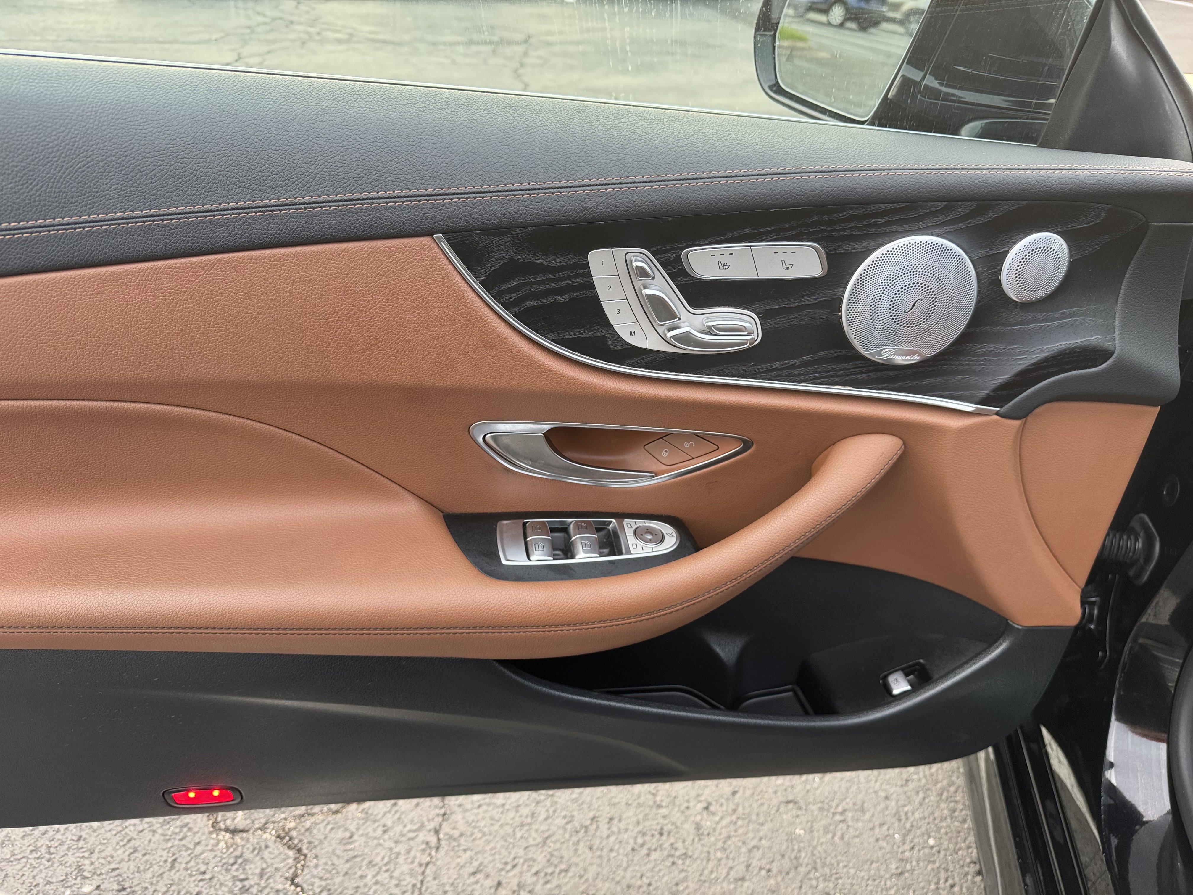 Used 2019 Mercedes-Benz E 450 4MATIC Coupe w/ AMG Line Package image 27