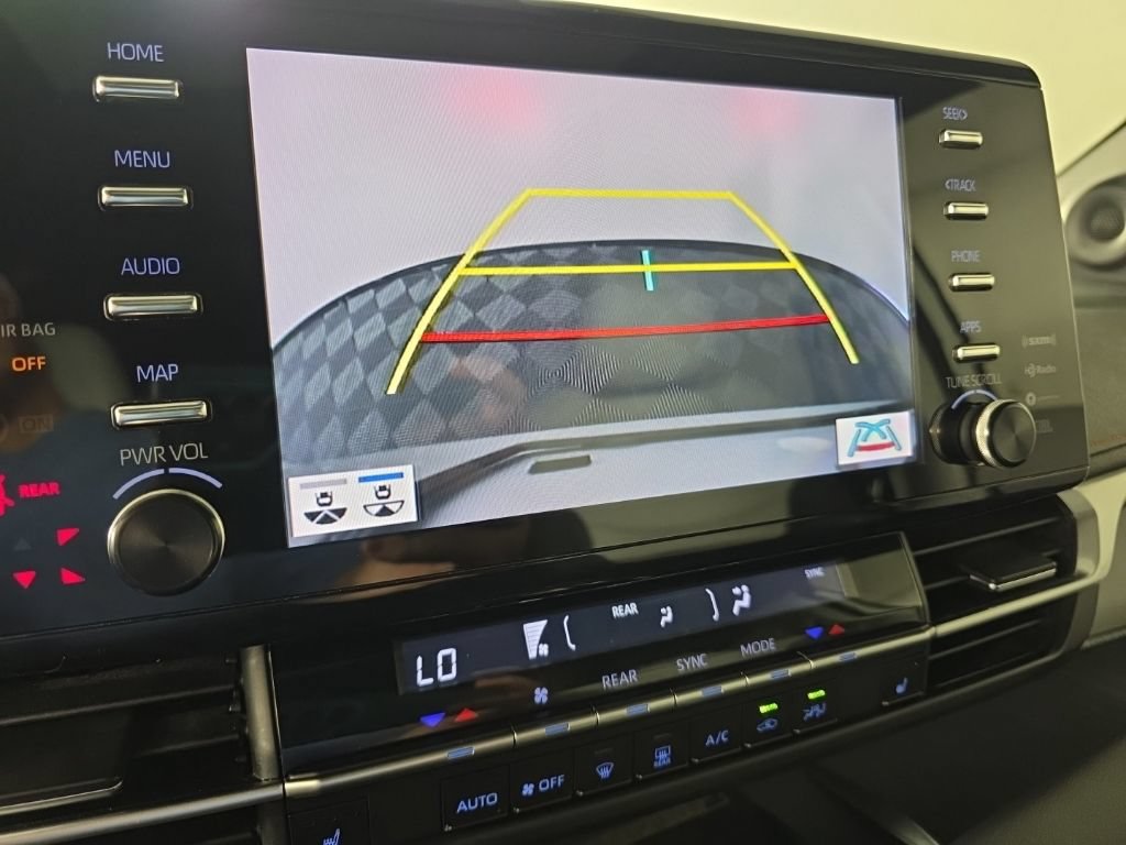 Used 2022 Toyota Sienna XSE AWD/4WD image 17