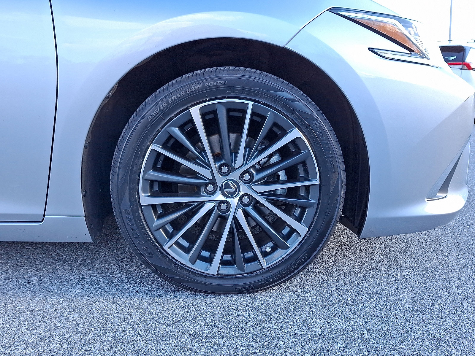 Used 2022 Lexus ES 350 w/ Premium Package image 9