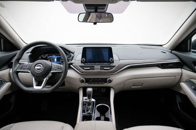 Used 2024 Nissan Altima 2.5 SV image 27