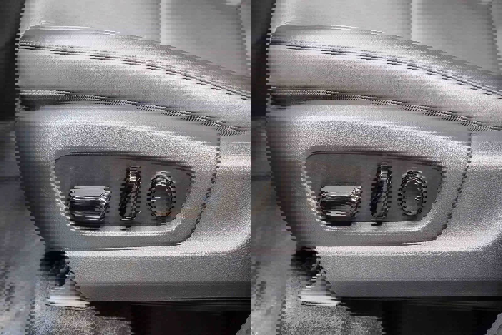 Used 2024 Lexus RZ 300e Premium image 19