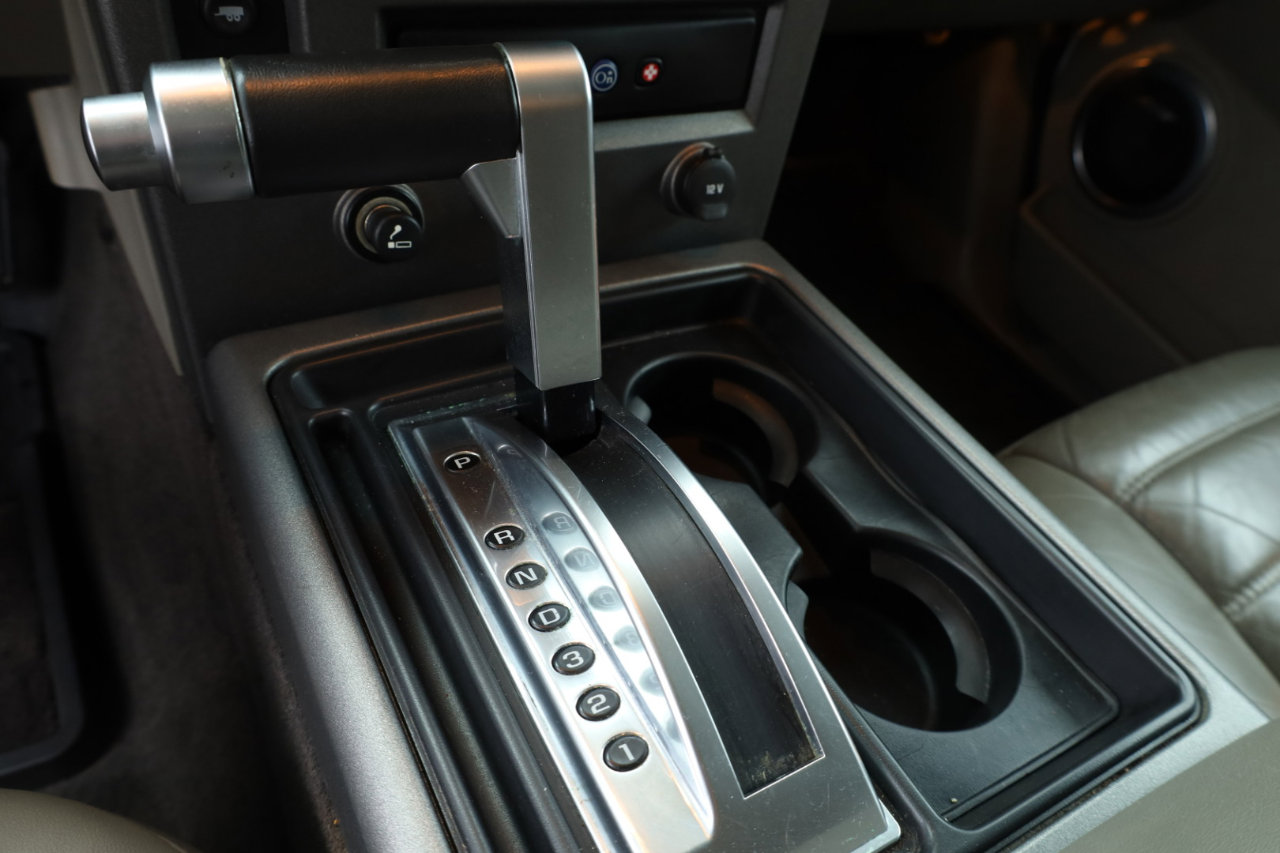 Used 2003 HUMMER H2 w/ Preferred Equipment Group image 10