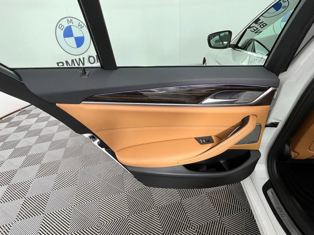 Used 2023 BMW 530i xDrive w/ Premium Package image 26