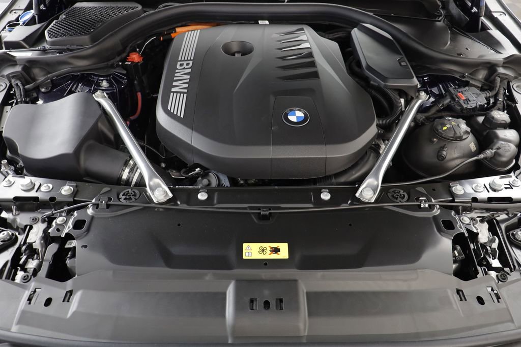New 2026 BMW 550e xDrive w/ Executive Package image 24