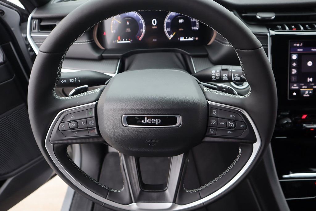 New 2025 Jeep Grand Cherokee L Altitude image 3